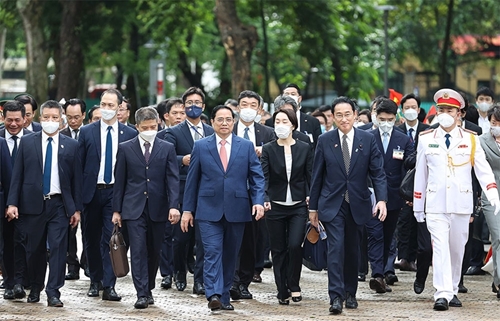 Thủ tướng Nhật Bản Kishida Fumio kết thúc tốt đẹp chuyến thăm chính thức Việt Nam